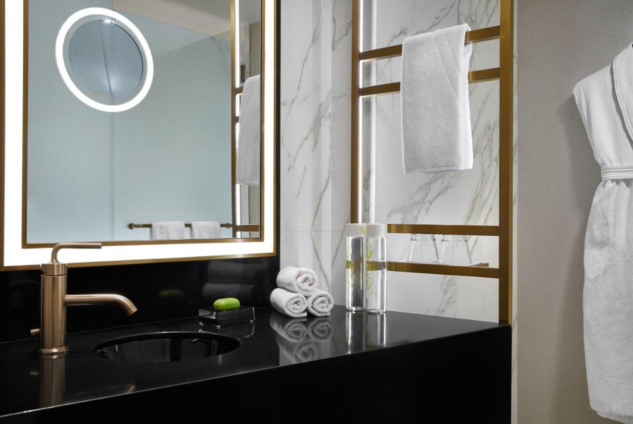 Hotel Washington Exterior photo Bathroom