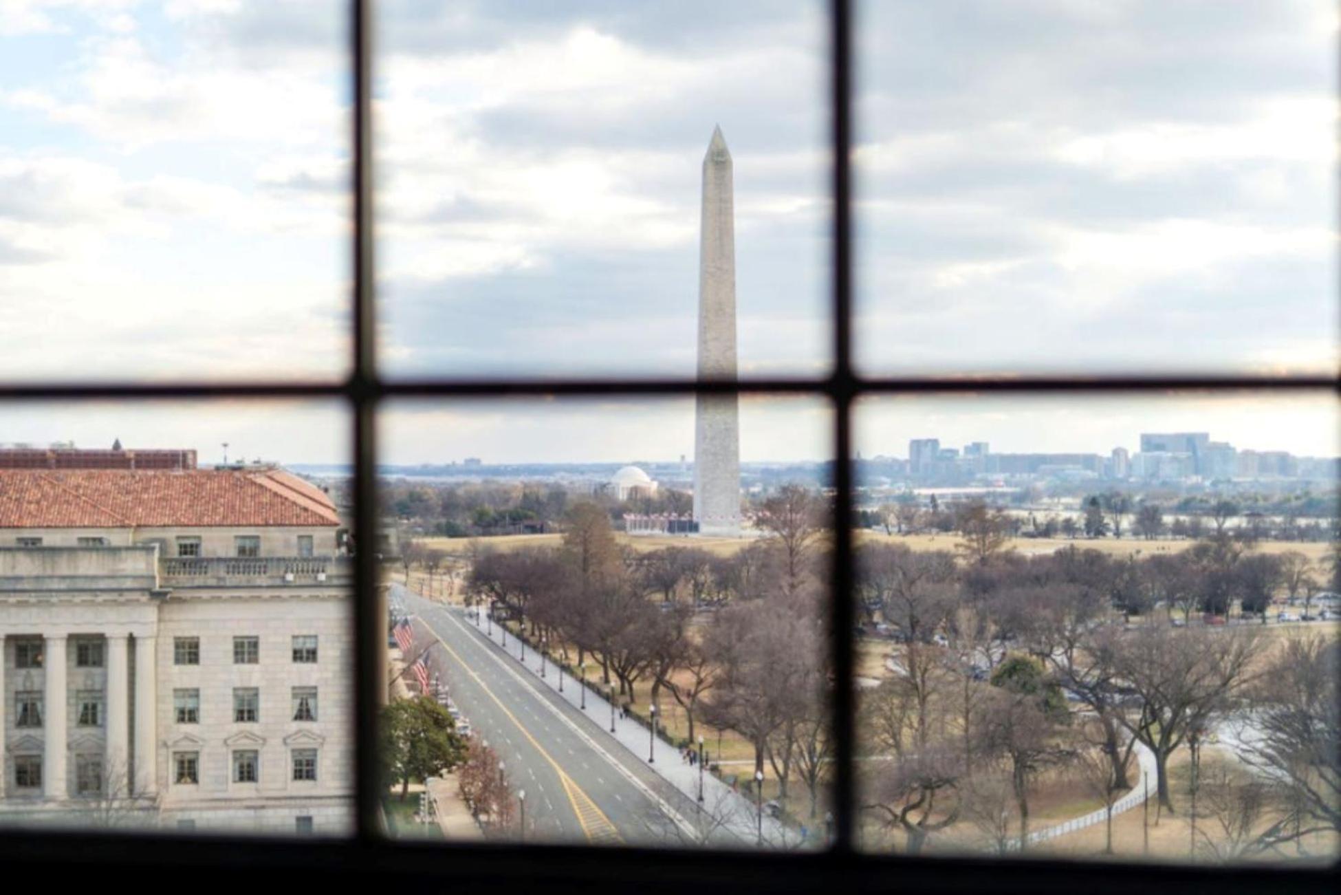 Hotel Washington Exterior photo View of the Washington Monument from the window of the National Portrait Gallery