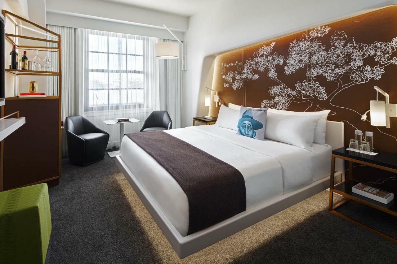 Hotel Washington Exterior photo A room at the hotel