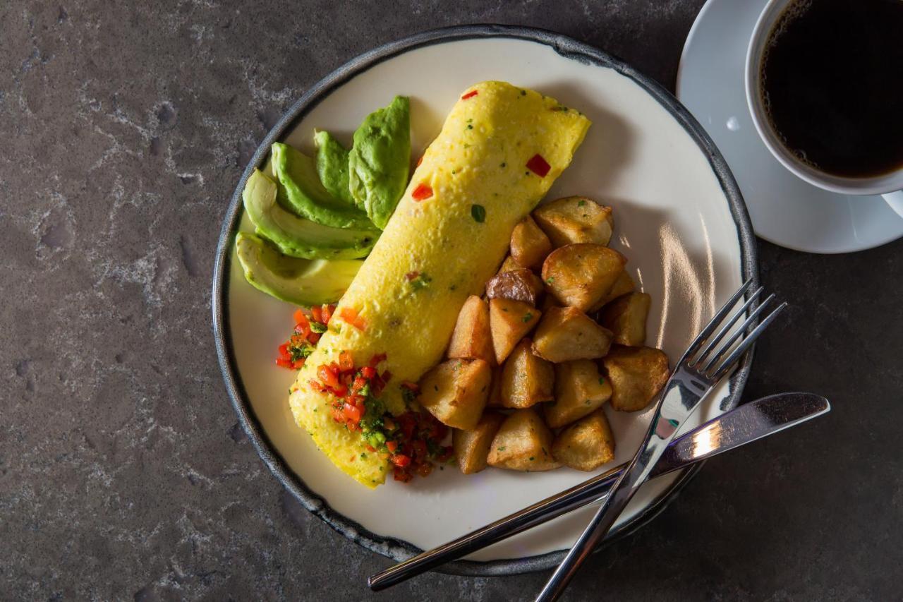 Hotel Washington Exterior photo An omelette with avocado and potatoes